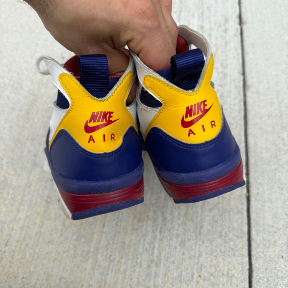 Men’s white Nike Huaraches shoes - Picture 5 of 8